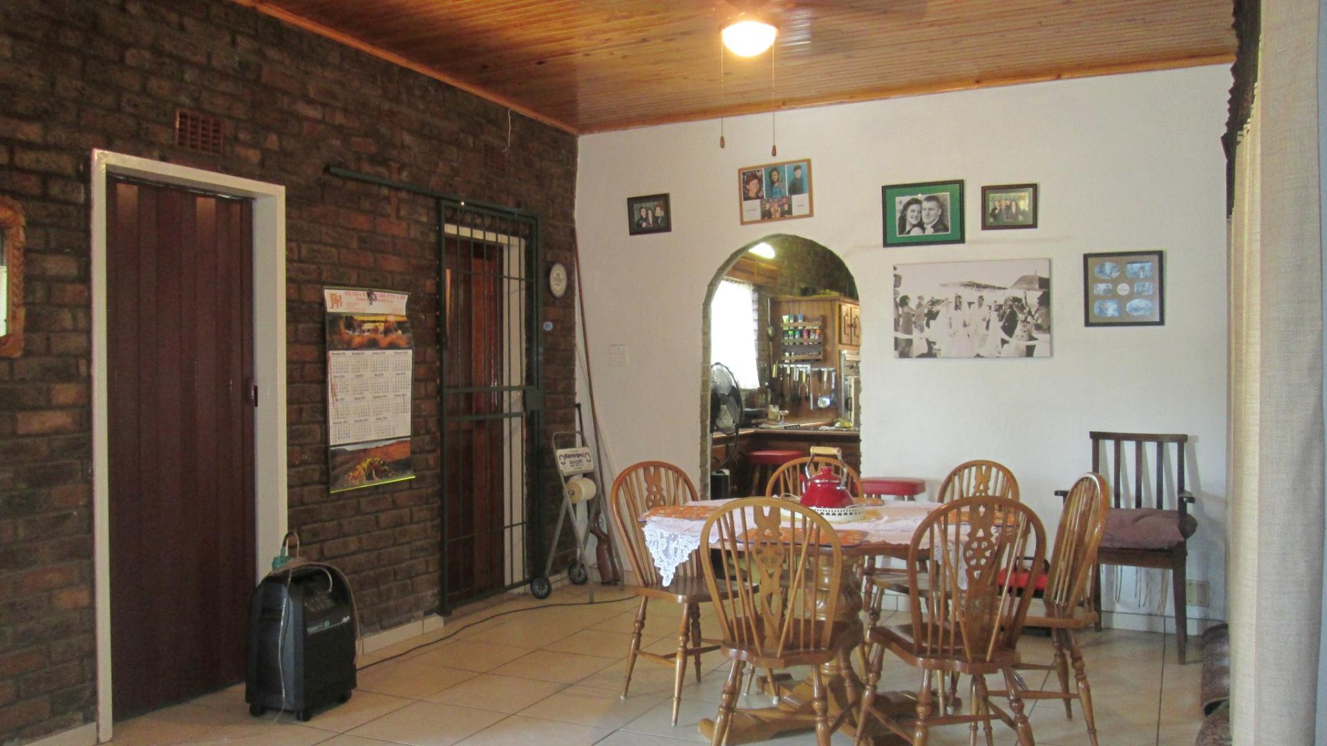 Dining Room - 15 square meters of property in Buyscelia AH