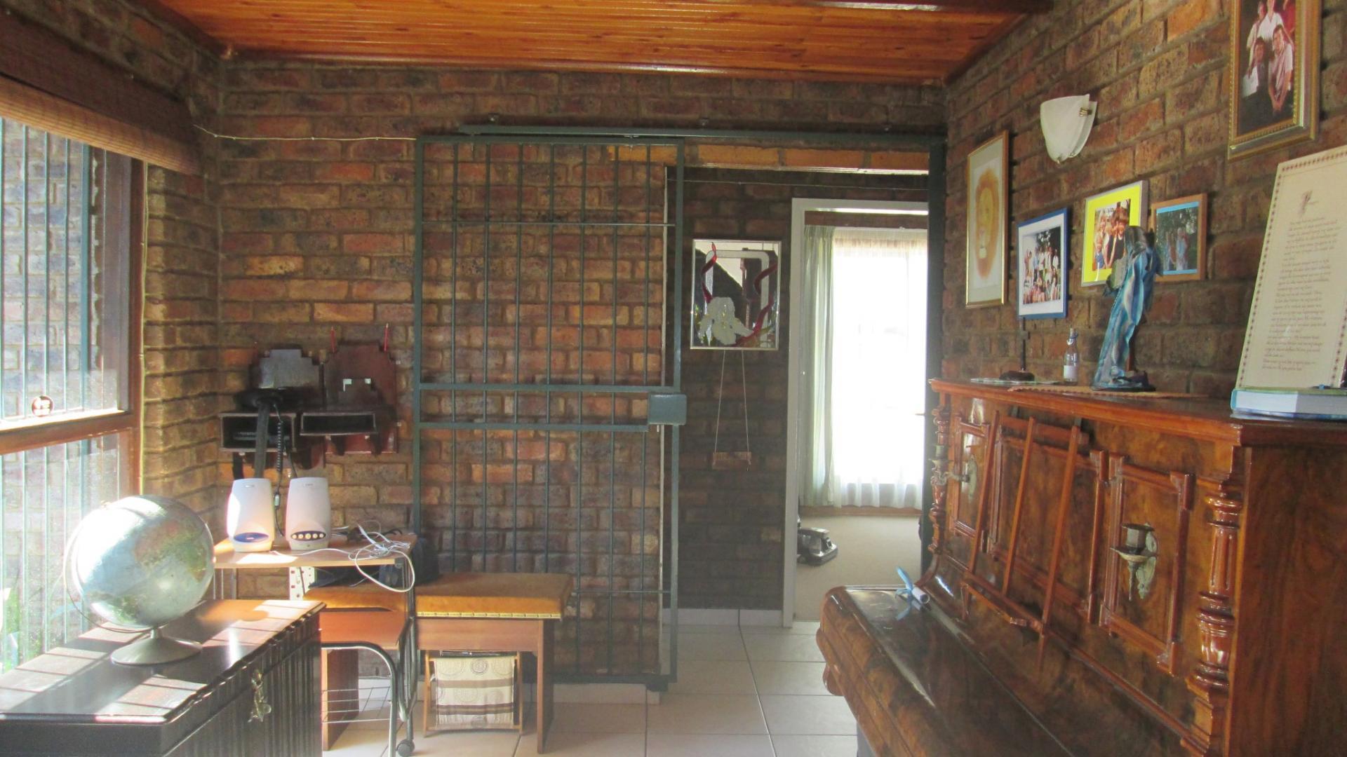 Spaces - 16 square meters of property in Buyscelia AH