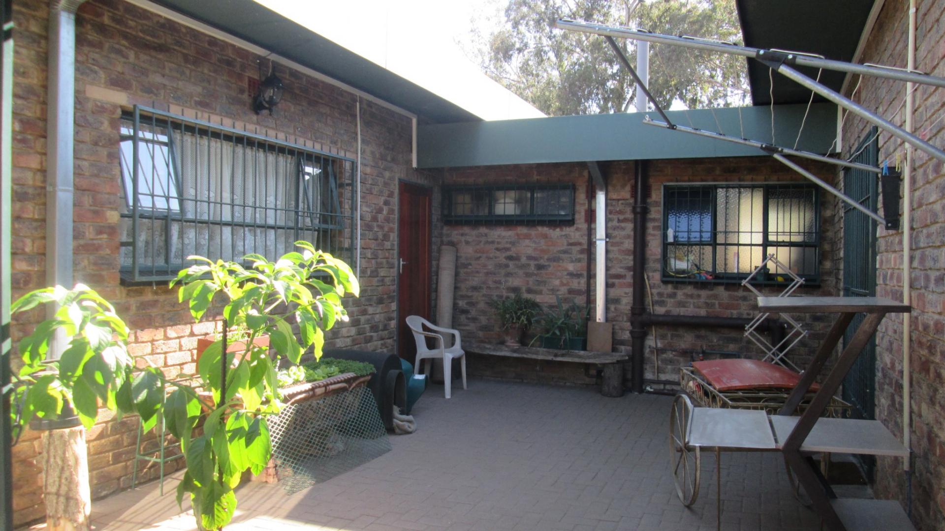 Spaces - 16 square meters of property in Buyscelia AH