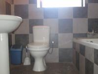 Main Bathroom - 11 square meters of property in Buyscelia AH