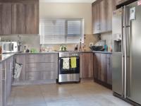 Kitchen - 14 square meters of property in The Meadows Estate