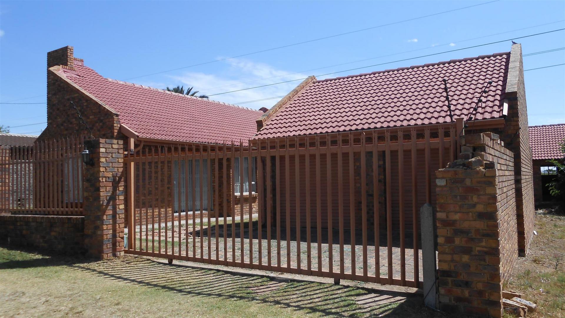 Front View of property in Kempton Park