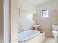 Bathroom 3+ - 9 square meters of property in Silver Lakes Golf Estate