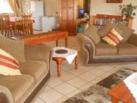 Lounges - 57 square meters of property in Boschkop