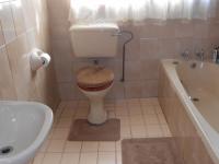 Main Bathroom - 6 square meters of property in Nigel