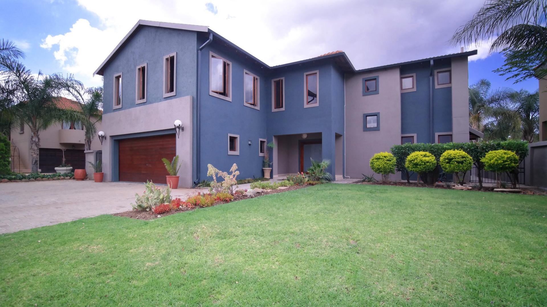 Front View of property in Willow Acres Estate