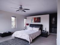 Main Bedroom - 65 square meters of property in Willow Acres Estate