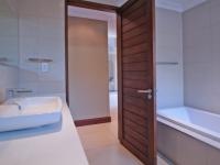 Bathroom 1 - 11 square meters of property in Boardwalk Meander Estate