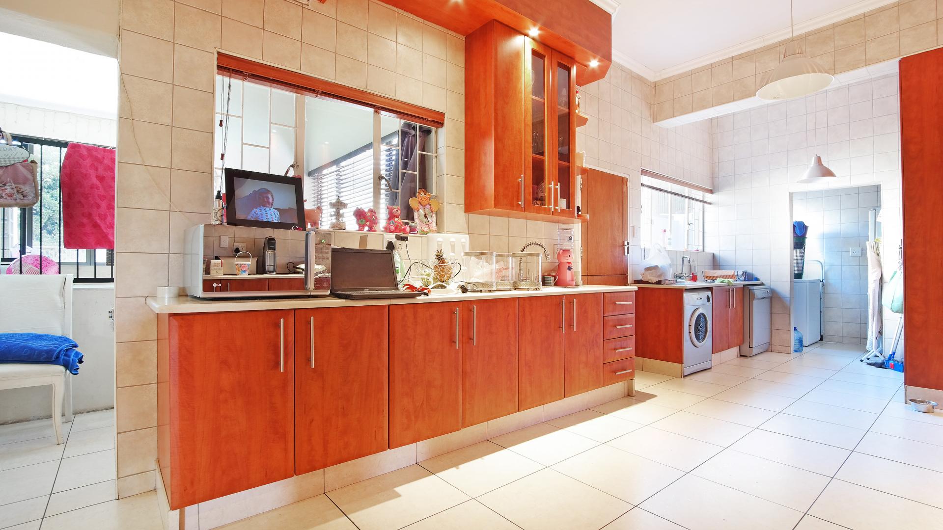 Kitchen - 37 square meters of property in Constantia Glen