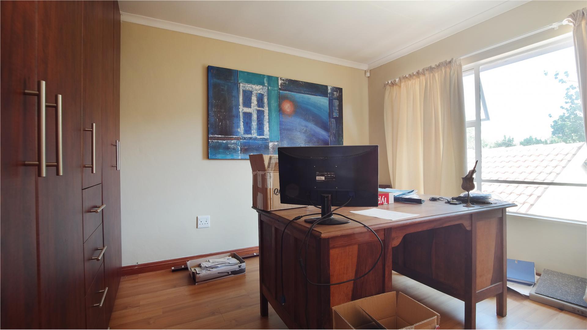 Bed Room 4 - 13 square meters of property in Constantia Glen