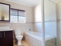 Bathroom 3+ - 7 square meters of property in Constantia Glen