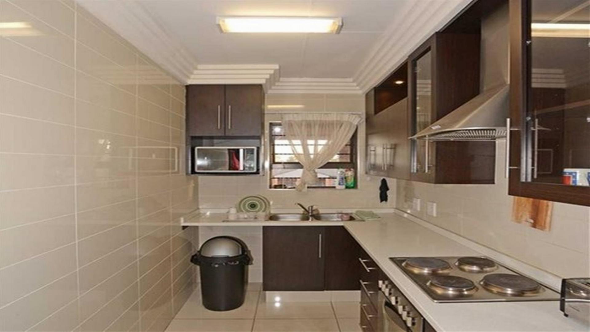 Kitchen - 11 square meters of property in Ravenswood