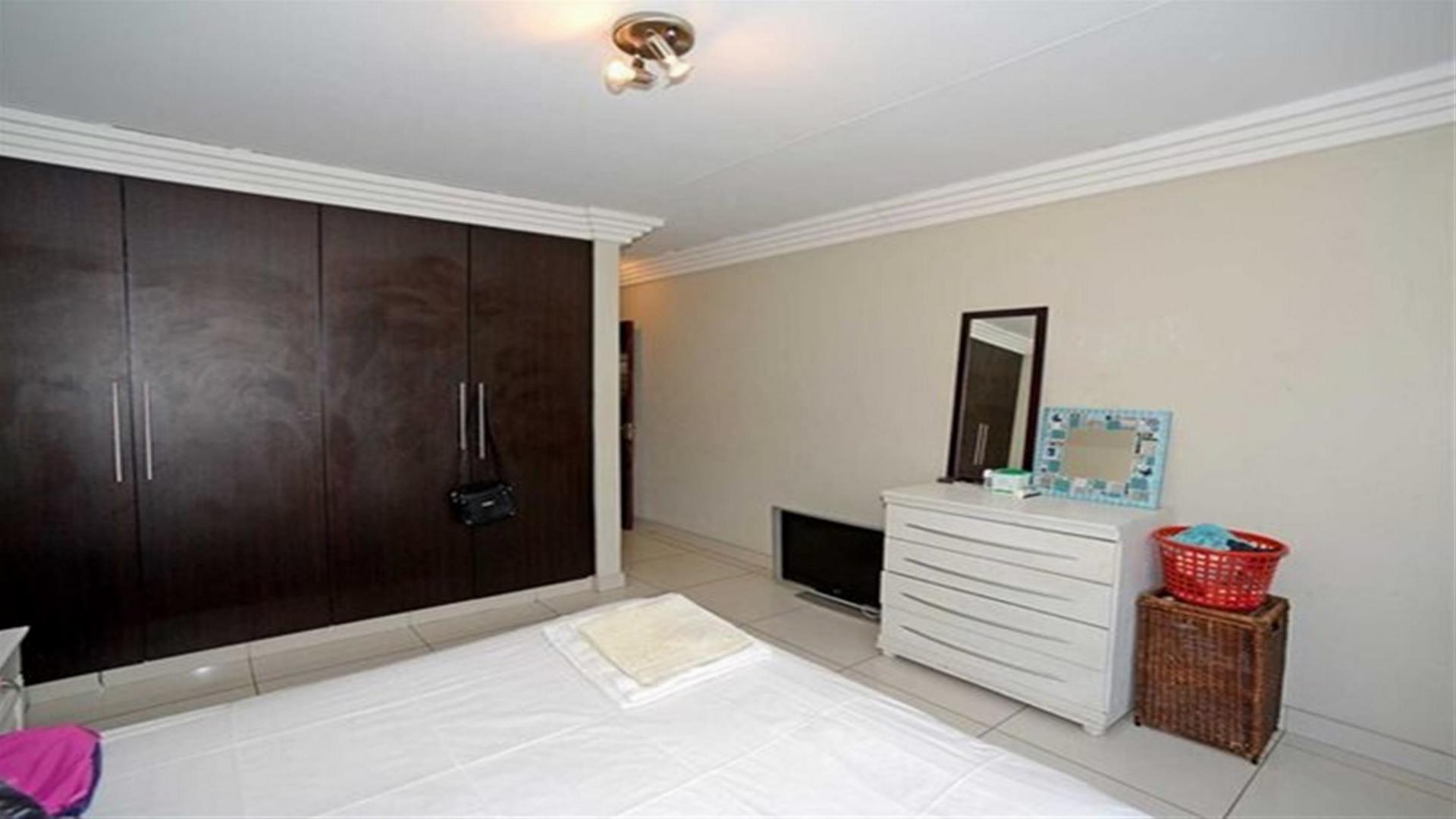 Main Bedroom - 20 square meters of property in Ravenswood