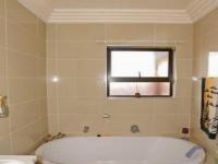 Bathroom 1 - 9 square meters of property in Ravenswood