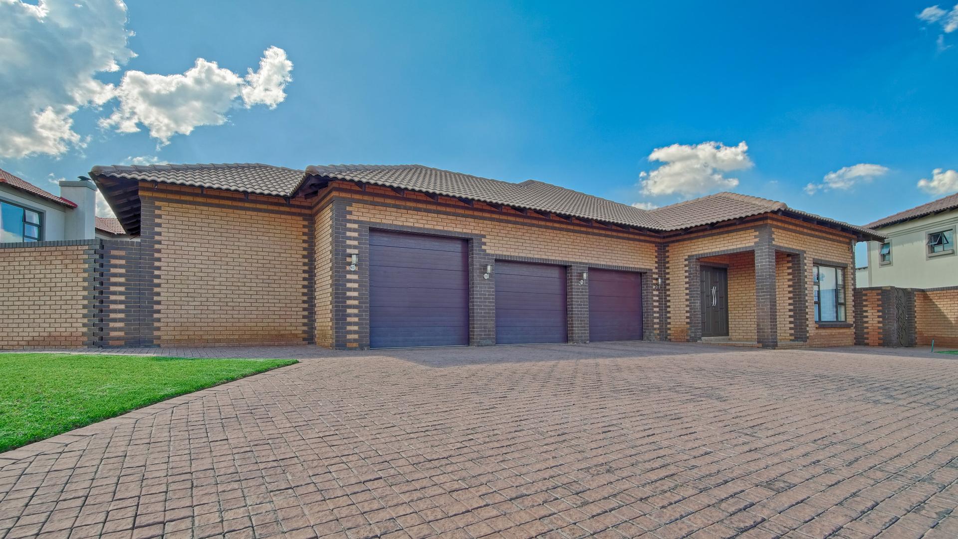 Front View of property in Silverwoods Country Estate