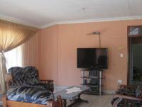 Lounges - 31 square meters of property in Vereeniging