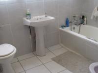 Main Bathroom - 6 square meters of property in Buyscelia AH