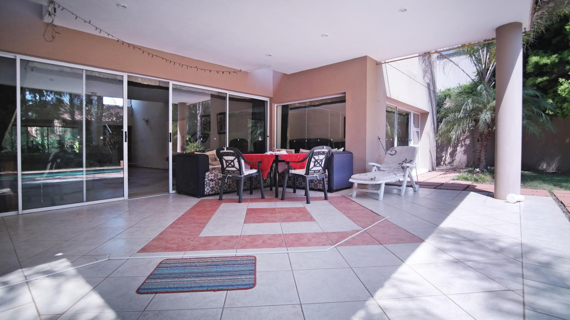 Patio - 33 square meters of property in Silver Lakes Golf Estate