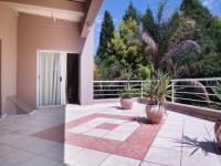 Balcony - 33 square meters of property in Silver Lakes Golf Estate