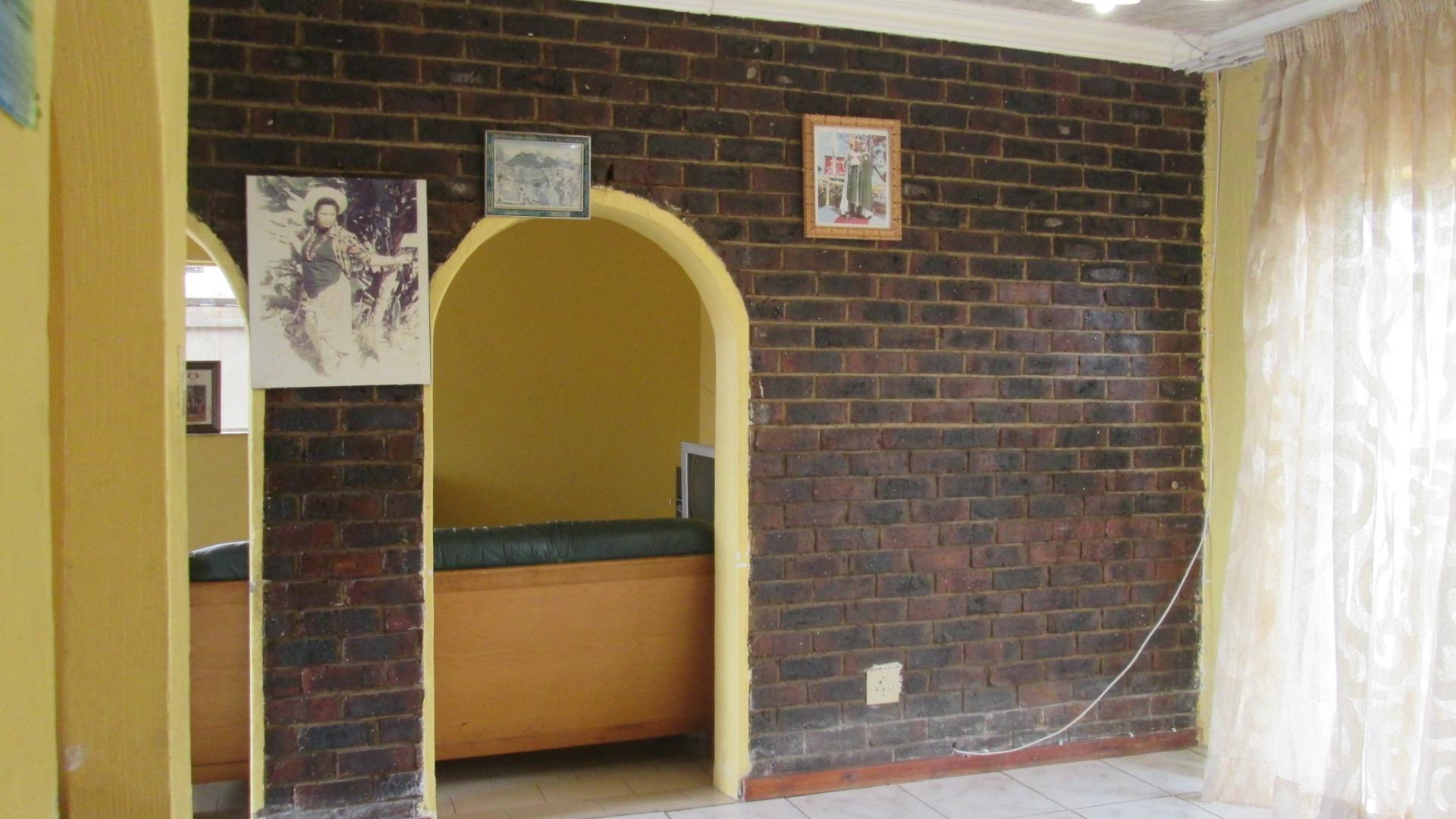 TV Room - 13 square meters of property in Roodekop