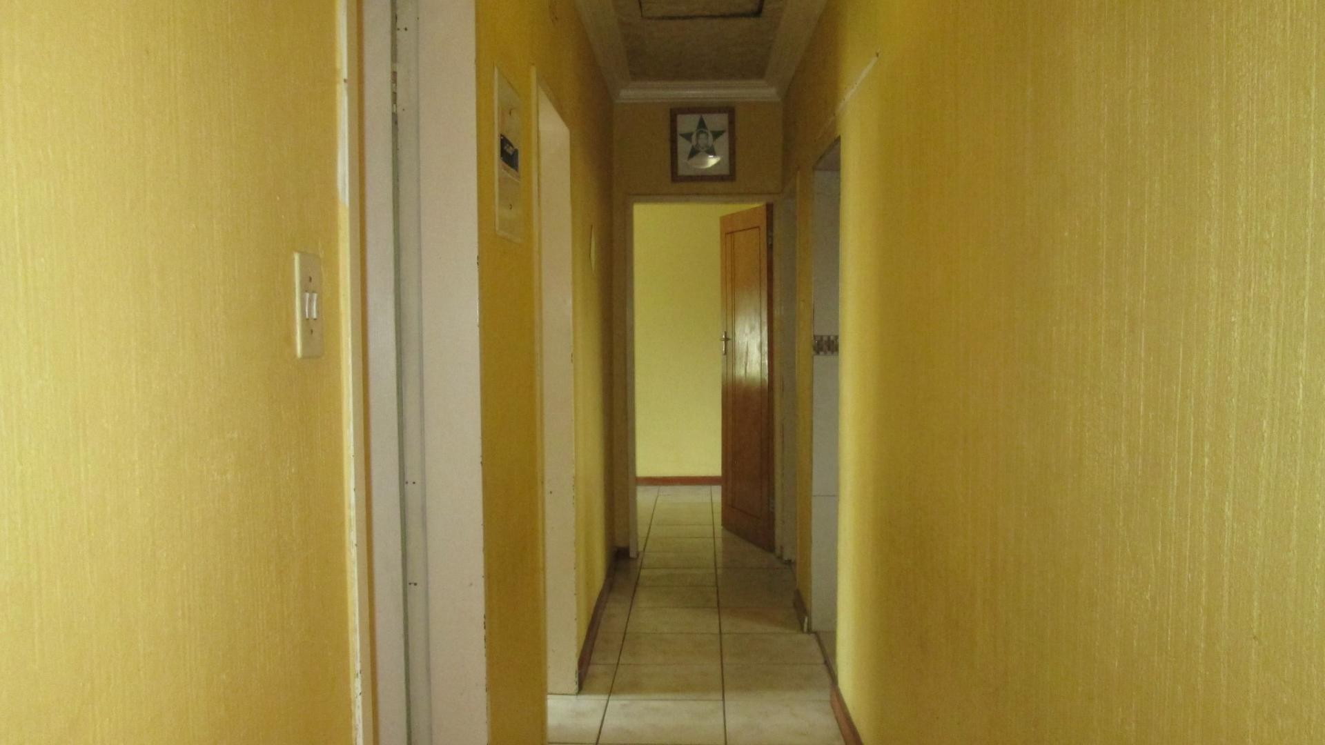 Spaces - 12 square meters of property in Roodekop