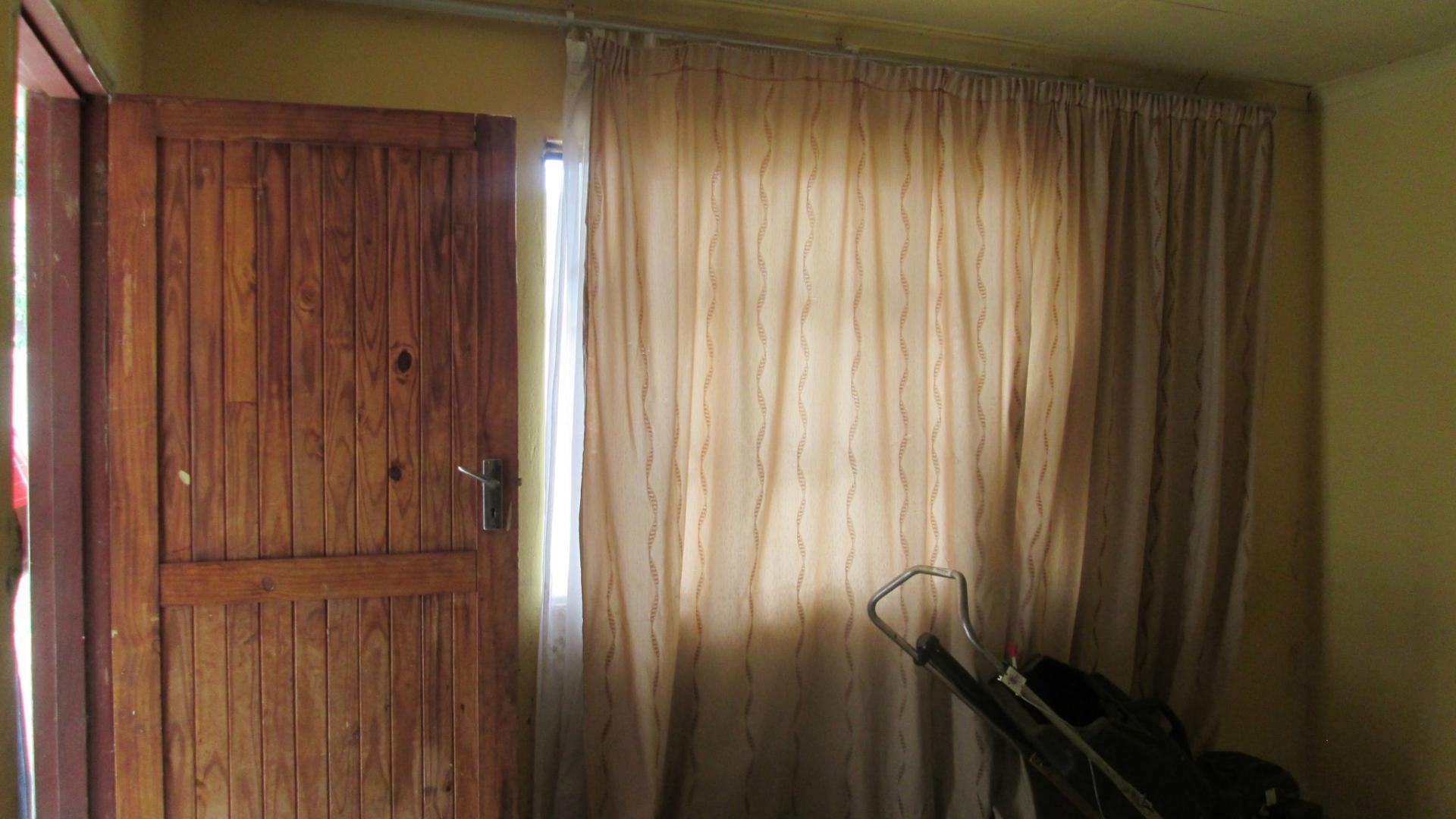 Rooms - 43 square meters of property in Roodekop