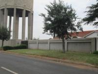 Front View of property in Roodekop