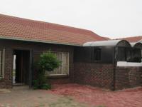 Front View of property in Roodekop