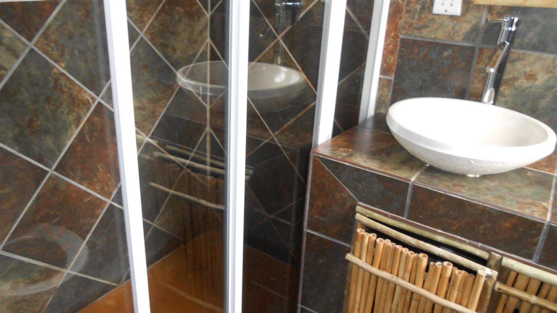 Bathroom 3+ - 30 square meters of property in Benoni