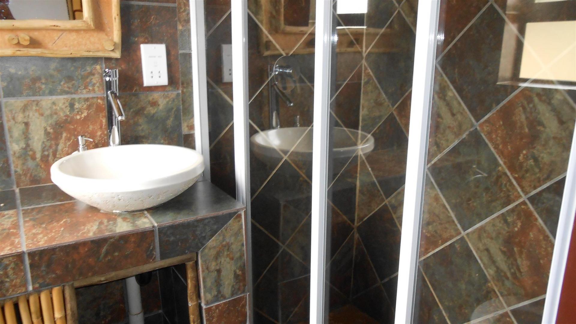 Bathroom 3+ - 30 square meters of property in Benoni