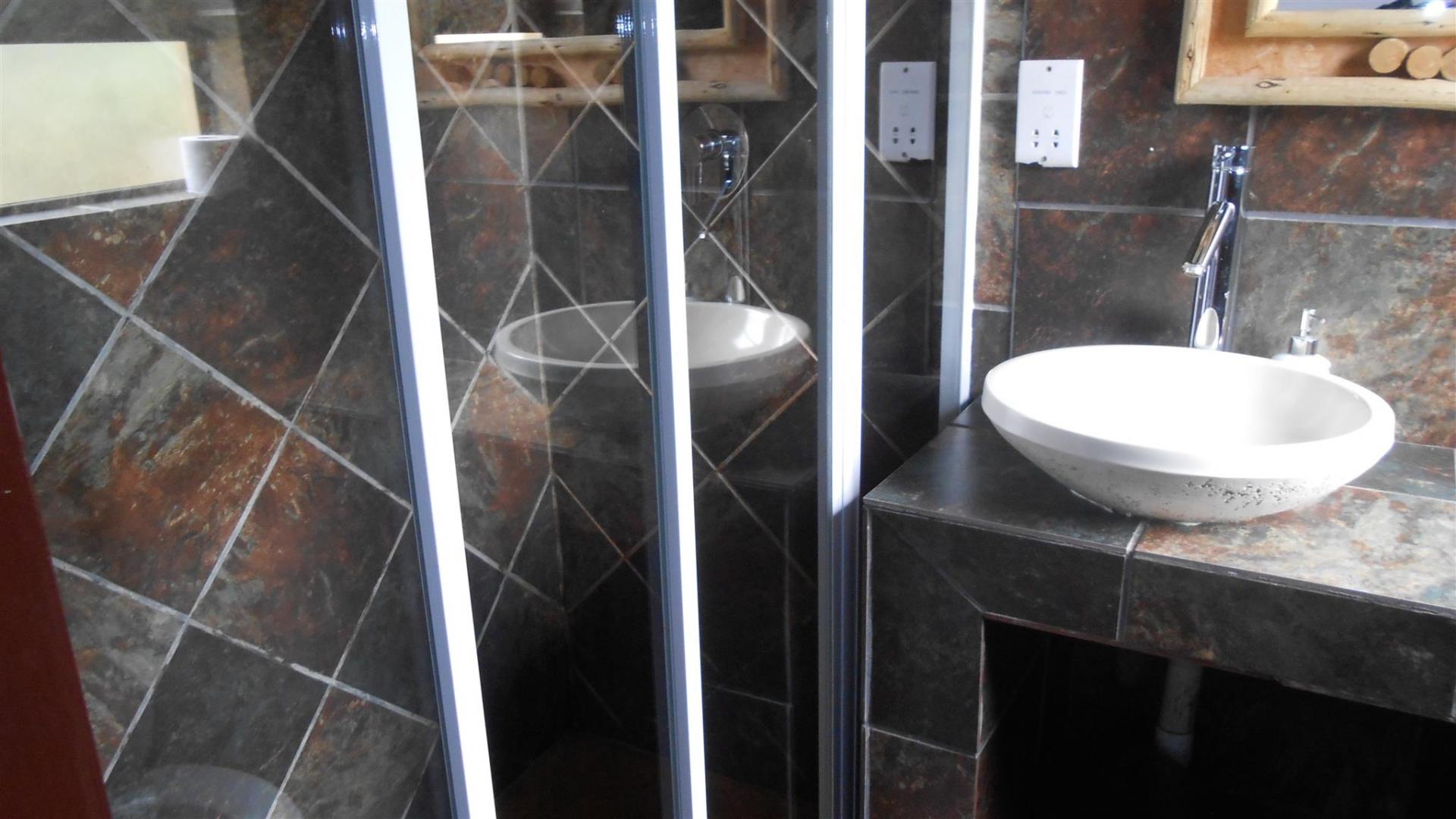Bathroom 3+ - 30 square meters of property in Benoni