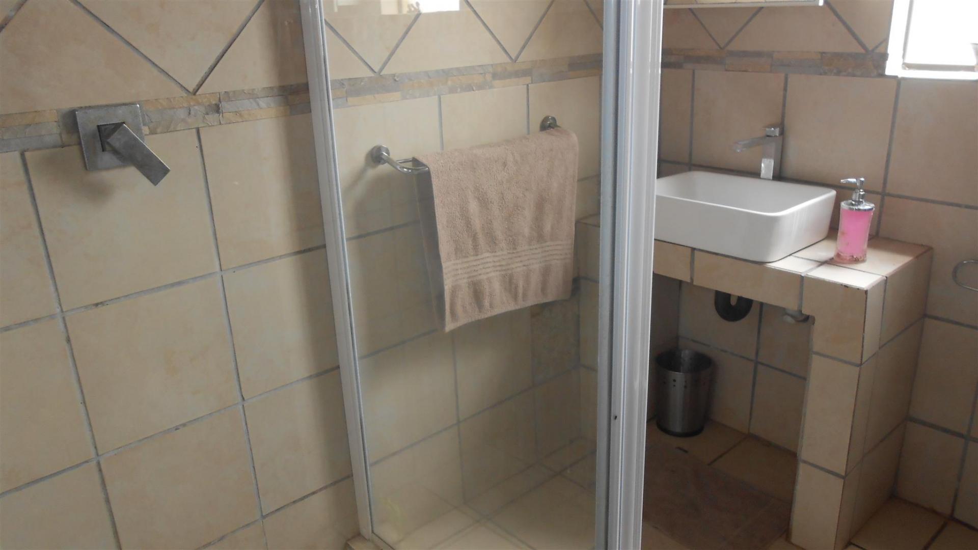 Bathroom 3+ - 30 square meters of property in Benoni