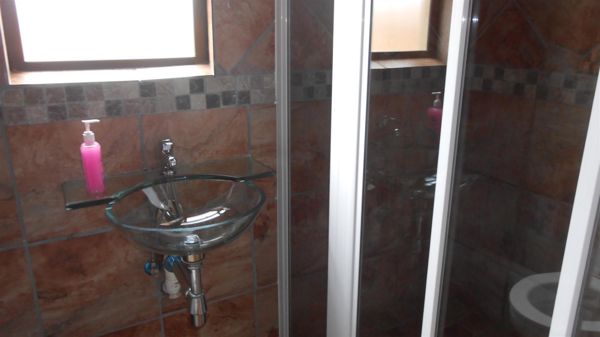 Bathroom 3+ - 30 square meters of property in Benoni