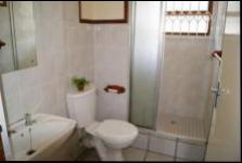 Main Bathroom - 4 square meters of property in Shelly Beach