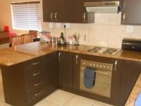 Kitchen of property in Rua Vista