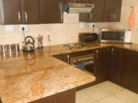 Kitchen of property in Rua Vista