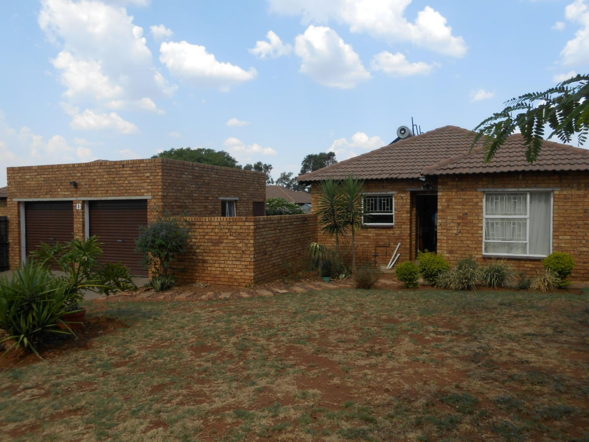 Front View of property in Karenpark