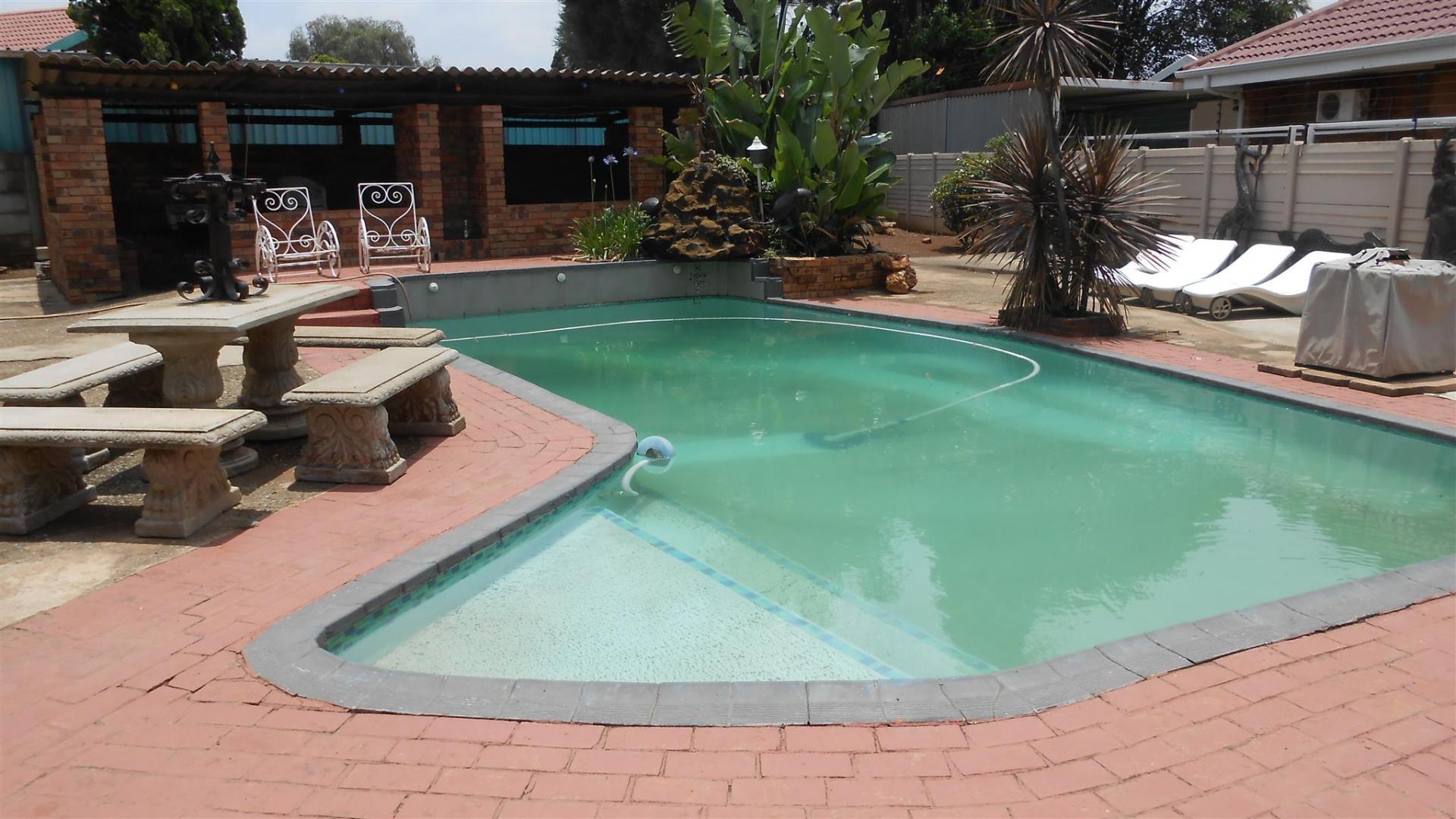 Entertainment - 65 square meters of property in Petersfield