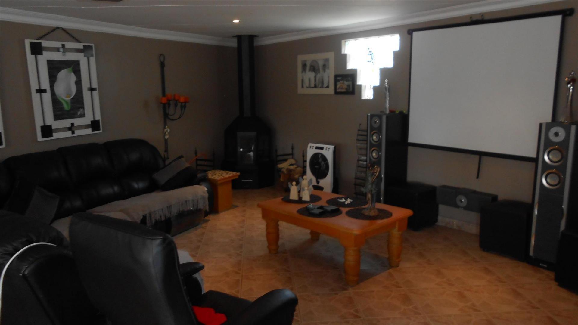 TV Room - 32 square meters of property in Petersfield