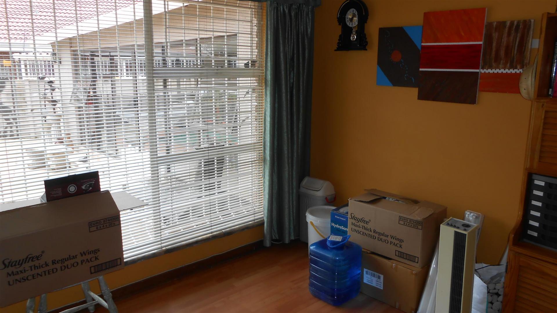 Bed Room 1 - 14 square meters of property in Petersfield