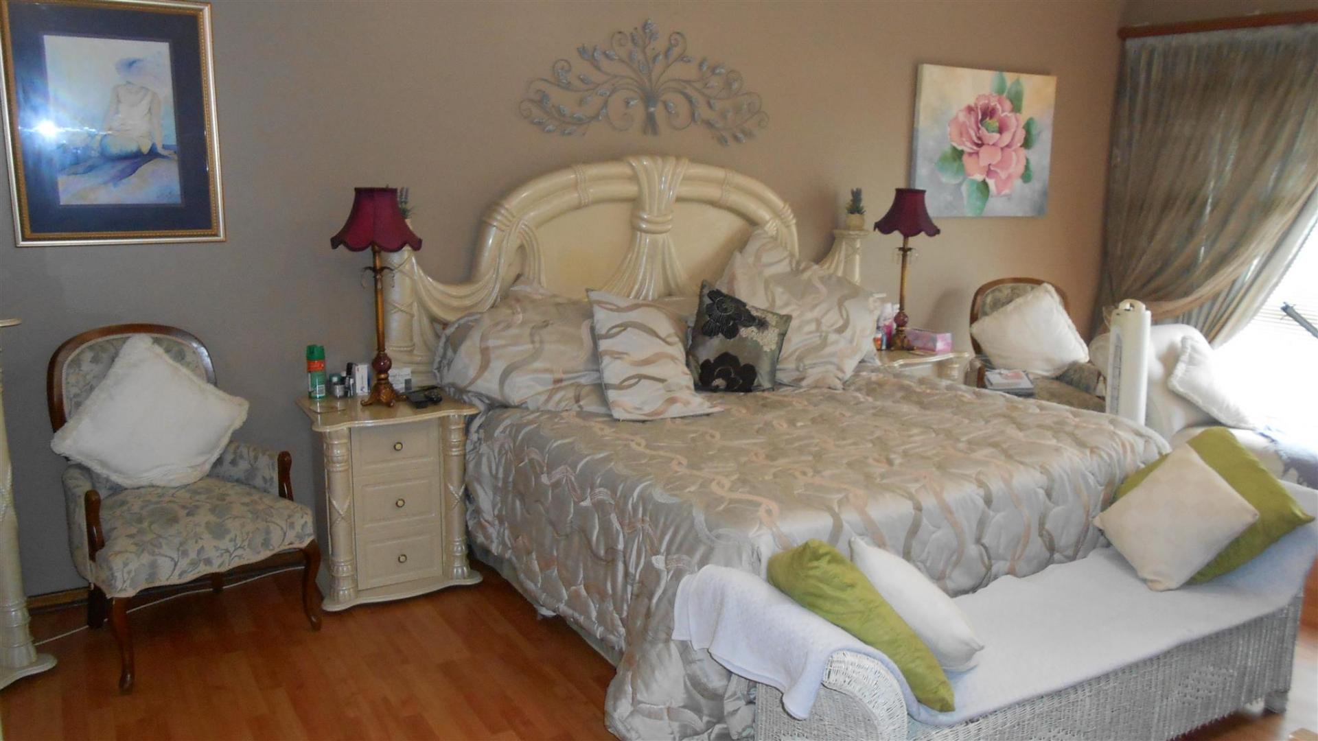 Main Bedroom - 40 square meters of property in Petersfield