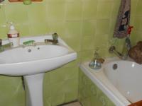 Bathroom 1 - 4 square meters of property in Petersfield