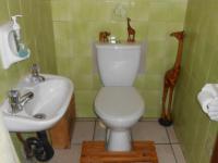 Bathroom 2 - 3 square meters of property in Petersfield