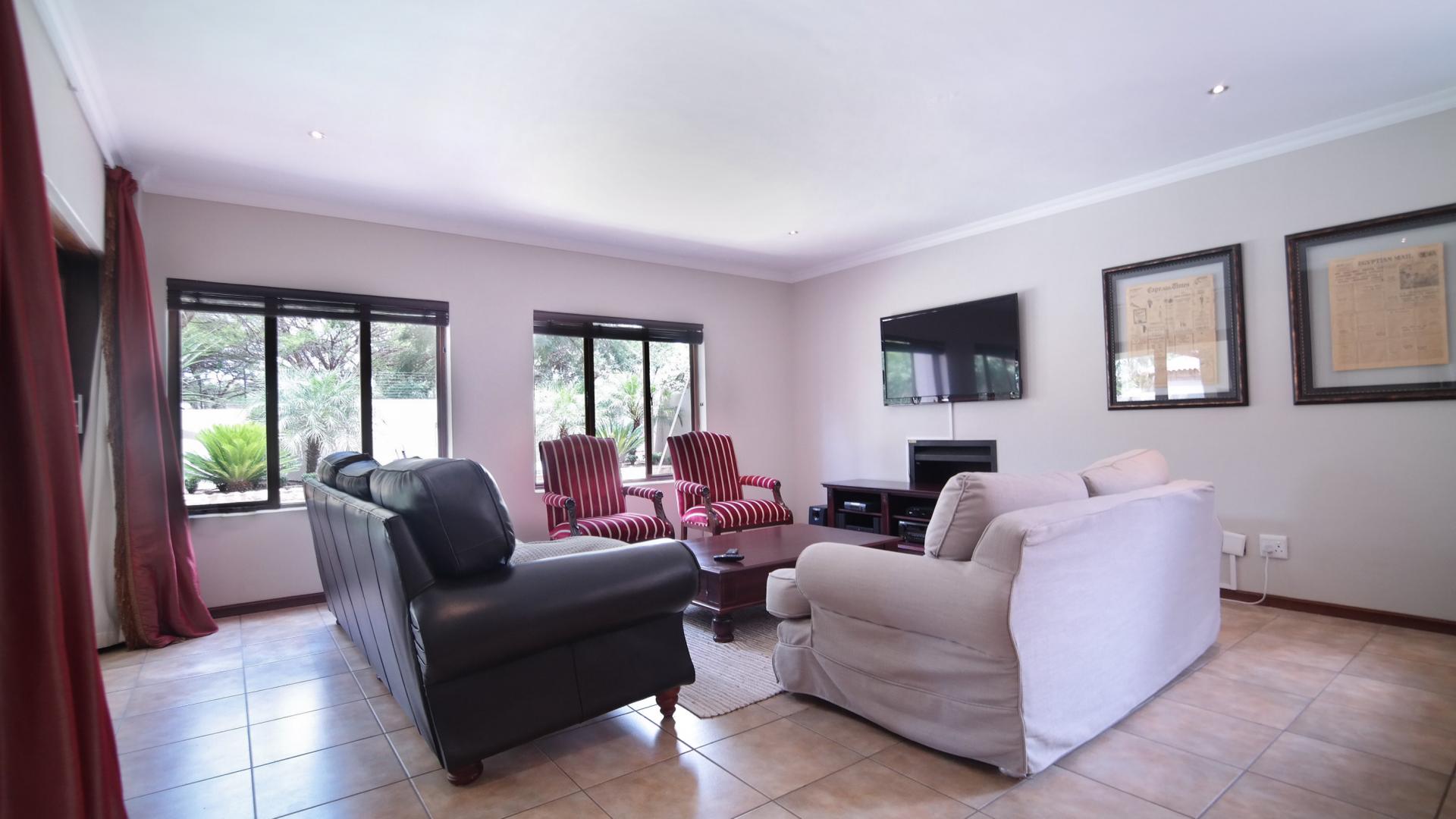 Lounges - 48 square meters of property in Willow Acres Estate