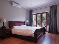Bed Room 1 - 16 square meters of property in Willow Acres Estate