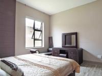 Bed Room 1 - 17 square meters of property in Silverwoods Country Estate