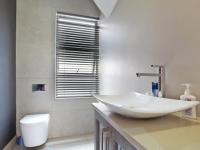 Guest Toilet - 4 square meters of property in Silverwoods Country Estate