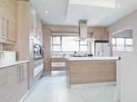 Kitchen - 23 square meters of property in Silverwoods Country Estate