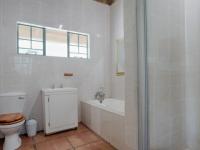 Bathroom 3+ - 321 square meters of property in Krugersdorp