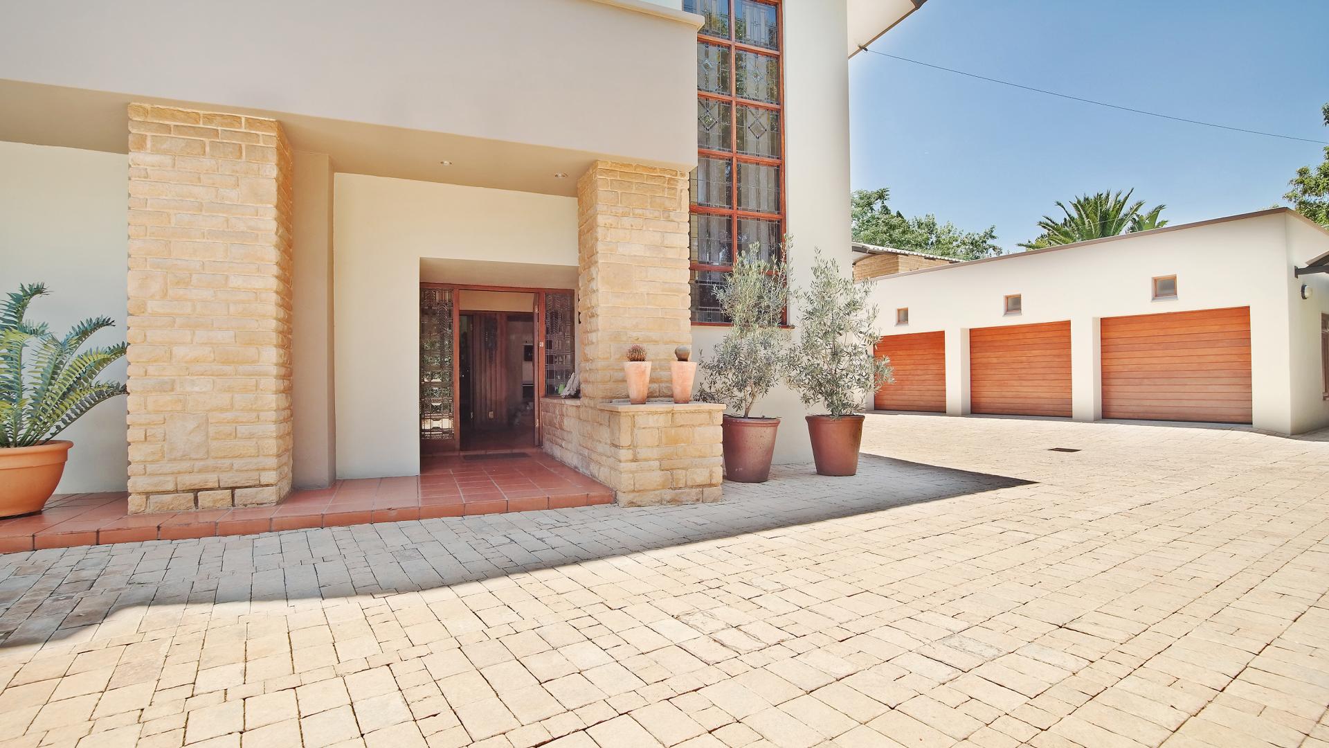 Front View of property in Waterkloof Ridge